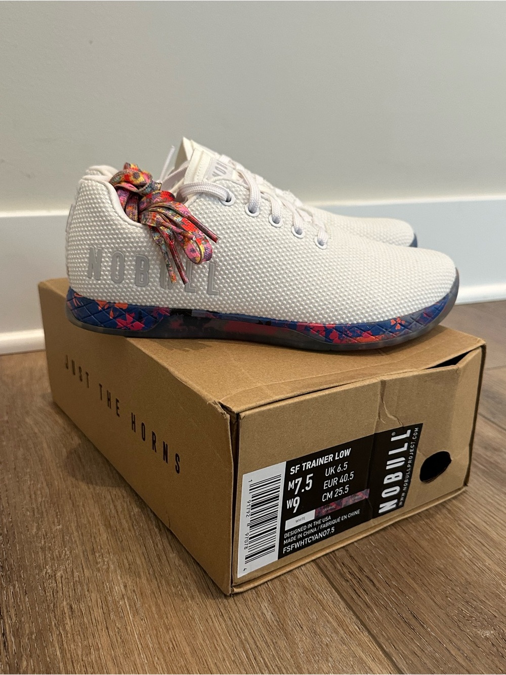 NWT No Bull Lowtop Trainer Shoes, White & Floral, Size 9!